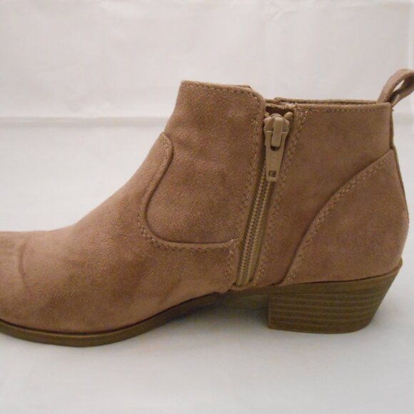 Women's Arizona Jeans Co. Brown Suede Ankle Boots, Size 8, Low Heel, Zip Closure - Picture 7 of 10